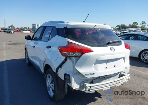 2018 Nissan Kicks S из США, поврежденный, VIN 3N1CP5CU0JL525779
